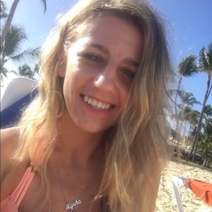 Meet your Posher, Alysha